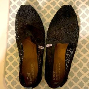 Black lace TOMS